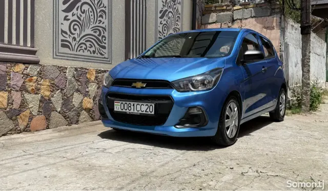 Chevrolet Spark 2015 · 1.0 AT