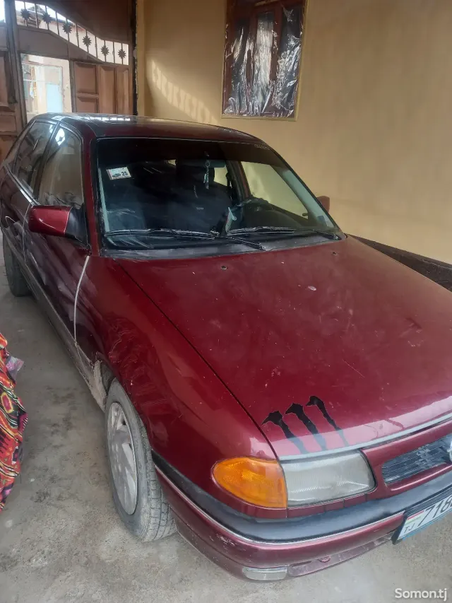 Opel Astra F 1994 · 1.6 MT