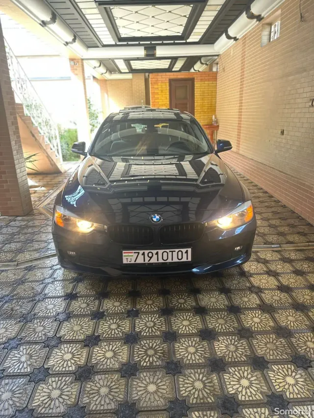 BMW 3 series 2015 · 2.0 AT