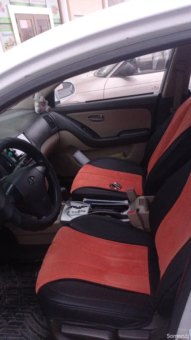Hyundai Avante 2009 · 1.6 AT