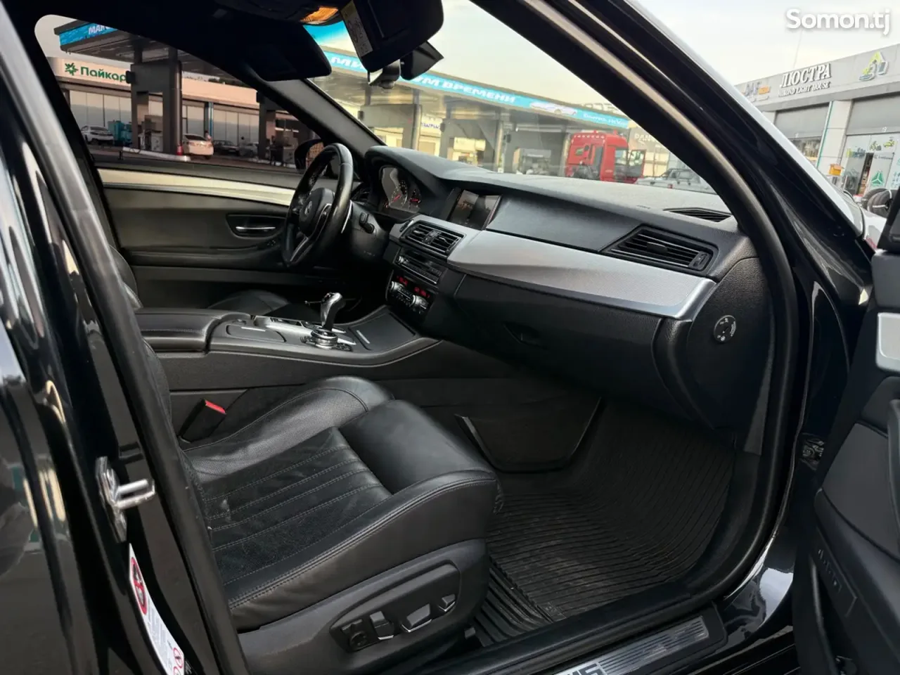 BMW M5 2015 · 4.4 AMT