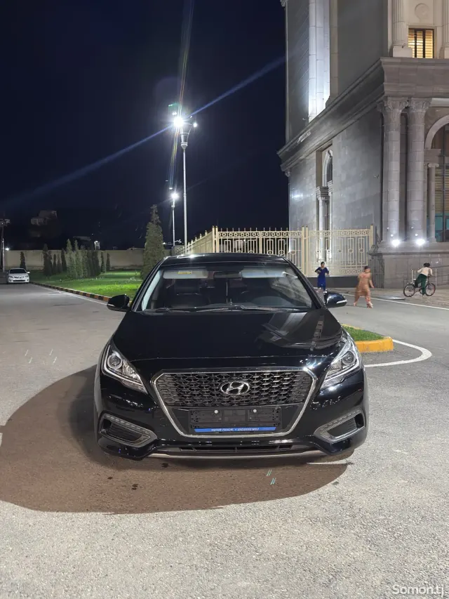 Hyundai Sonata 2017 · 2.0 AT