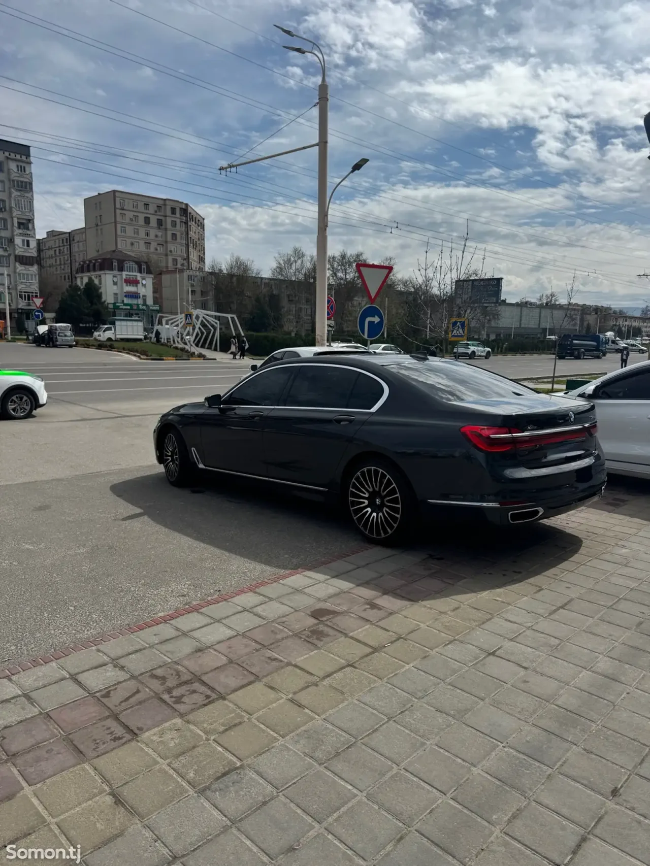 BMW 7 series 2017 · 3.0 AT