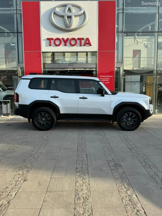 Toyota Land Cruiser Prado 2025 · 2.4 AT