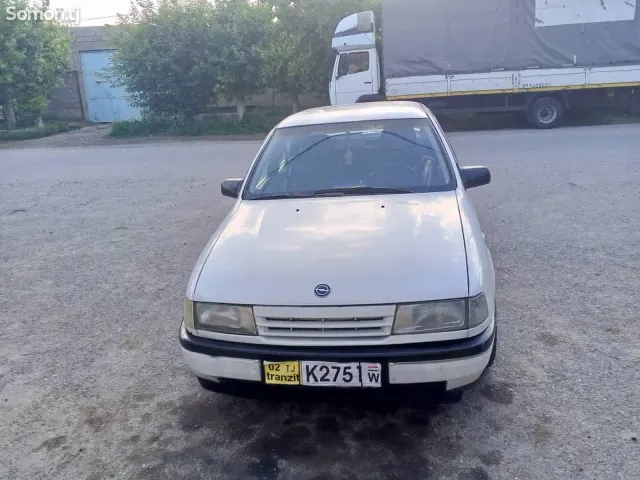 Opel Vectra A 1992 · 1.6 MT