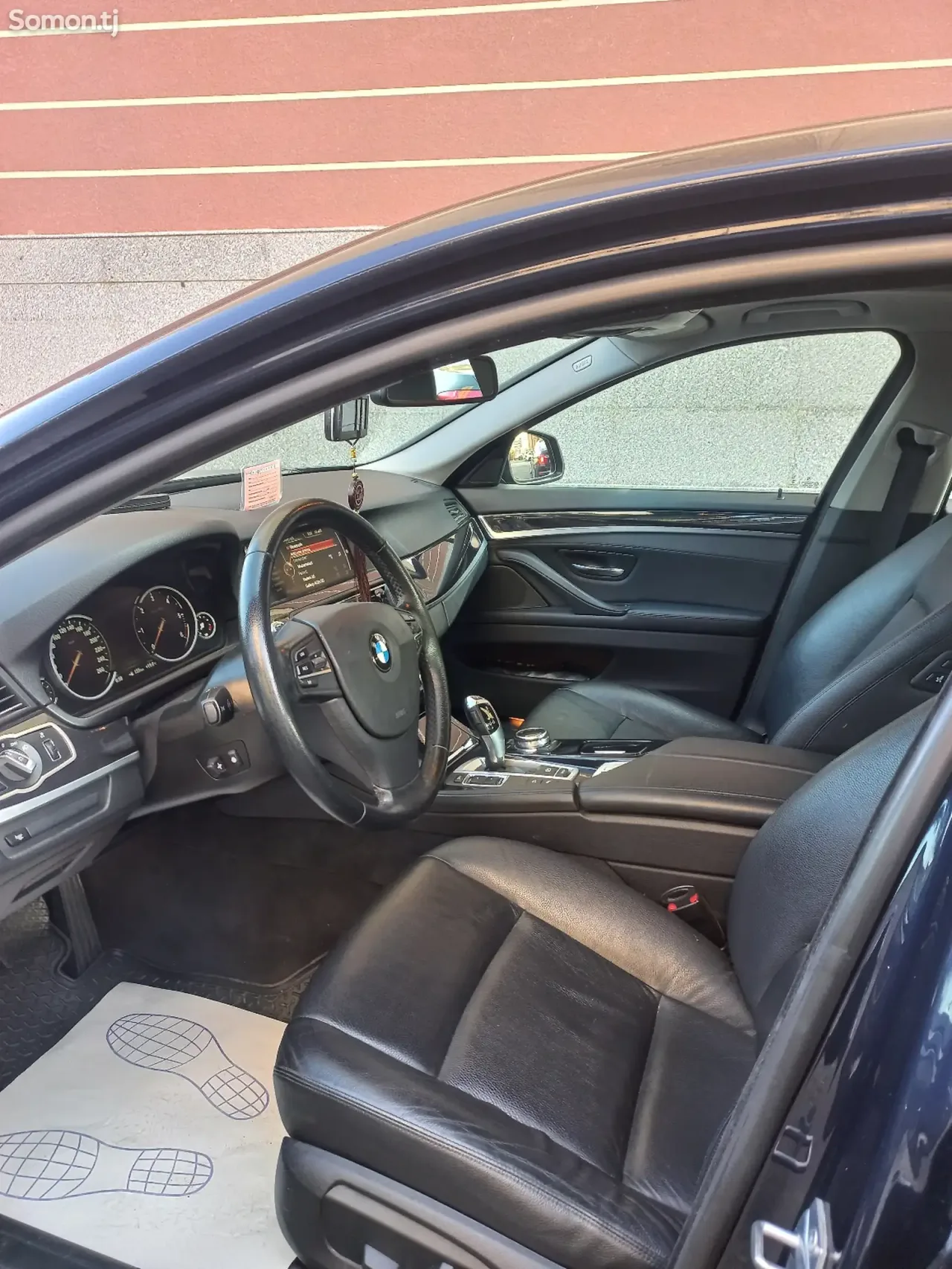 BMW 5 series 2015 · 2.0 AT