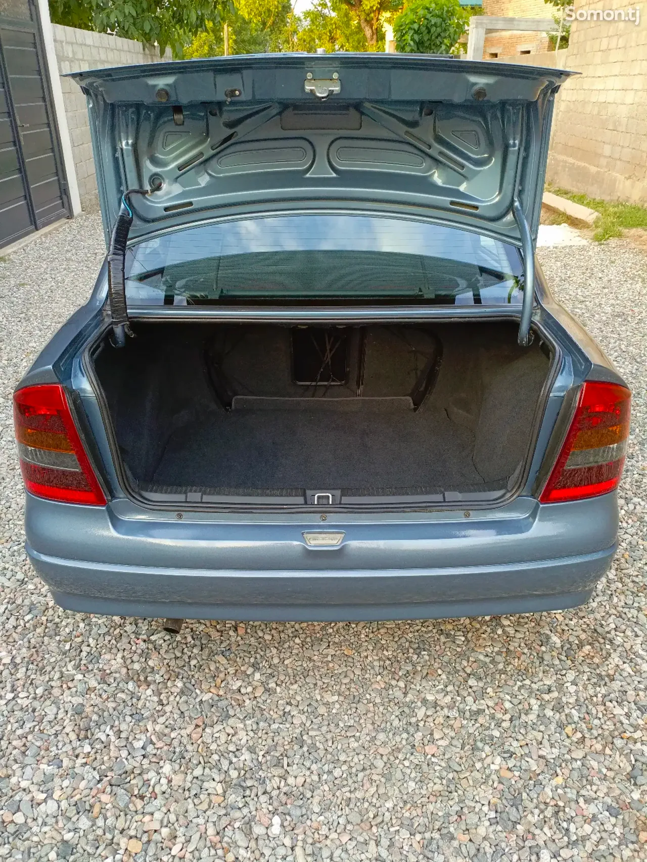 Opel Astra G 1999 · 1.6 MT