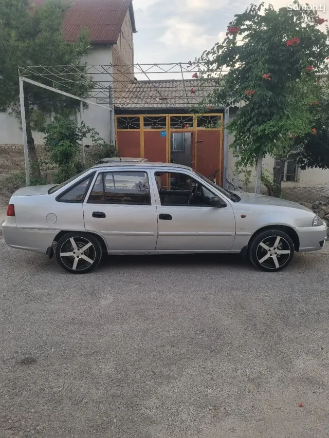 Daewoo Nexia 2011 · 1.5 MT