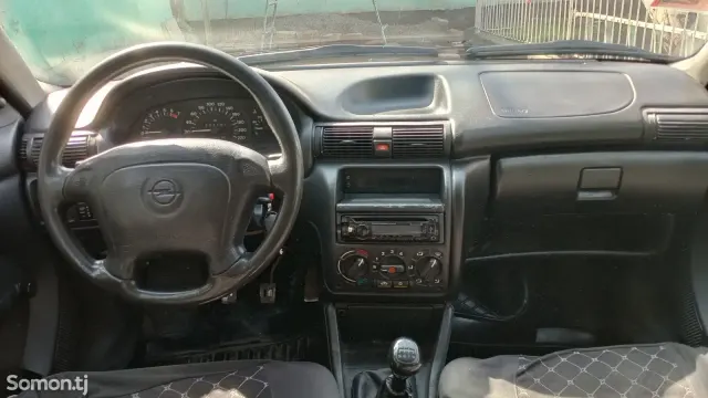 Opel Astra F 1997 · 1.6 MT