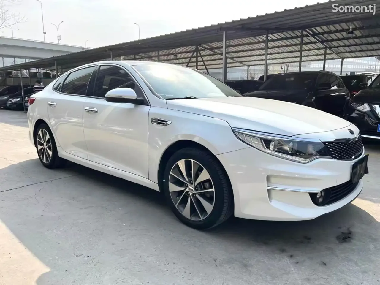 Kia K5 2016 · 2.0 AT