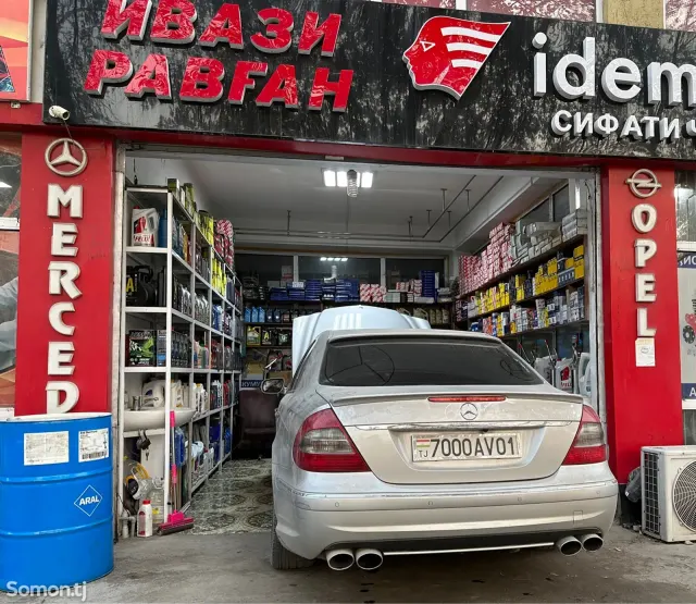 Mercedes-Benz E class 2002 · 3.2 AT