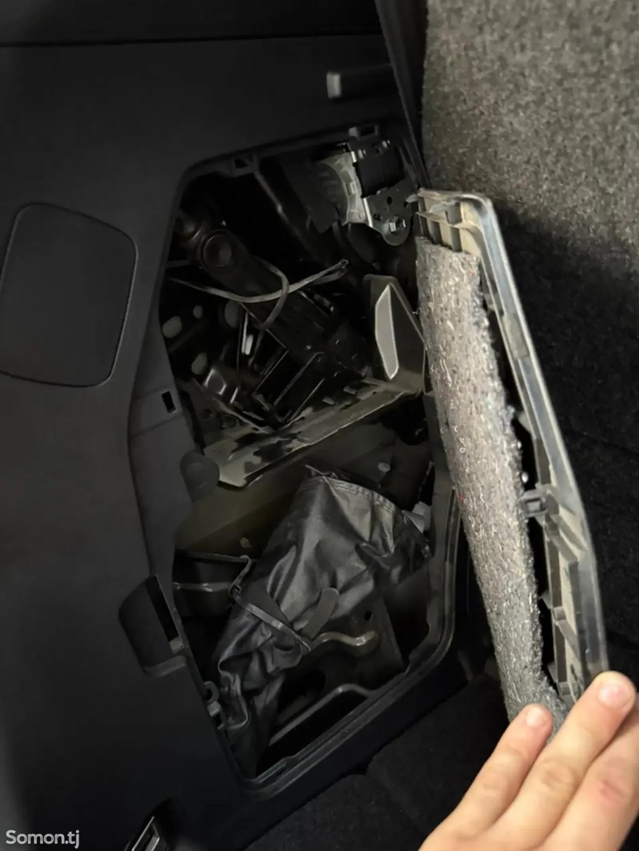 Toyota Estima 2014 · 2.4 AT