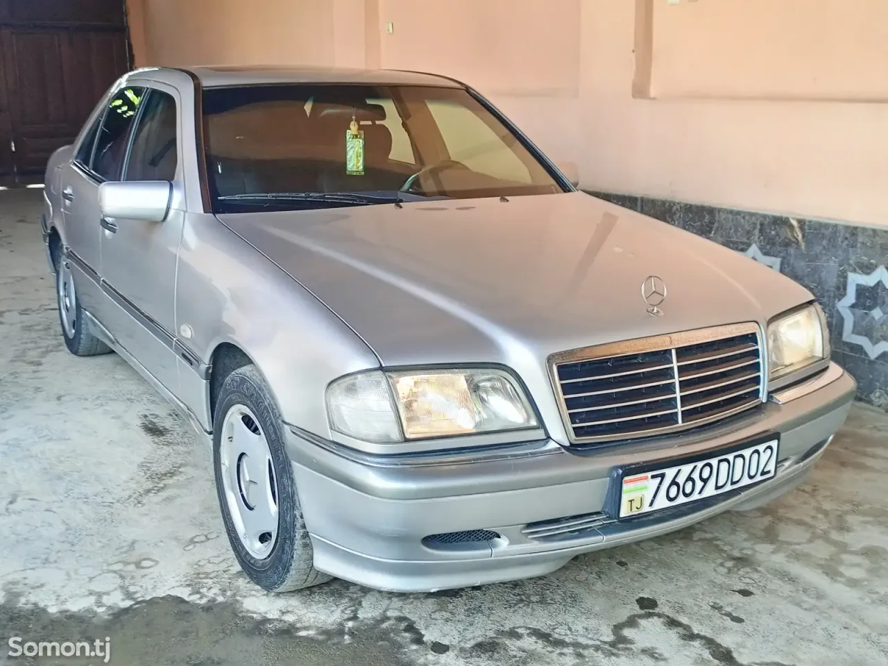 Mercedes-Benz C class 1997 · 2.5 AT