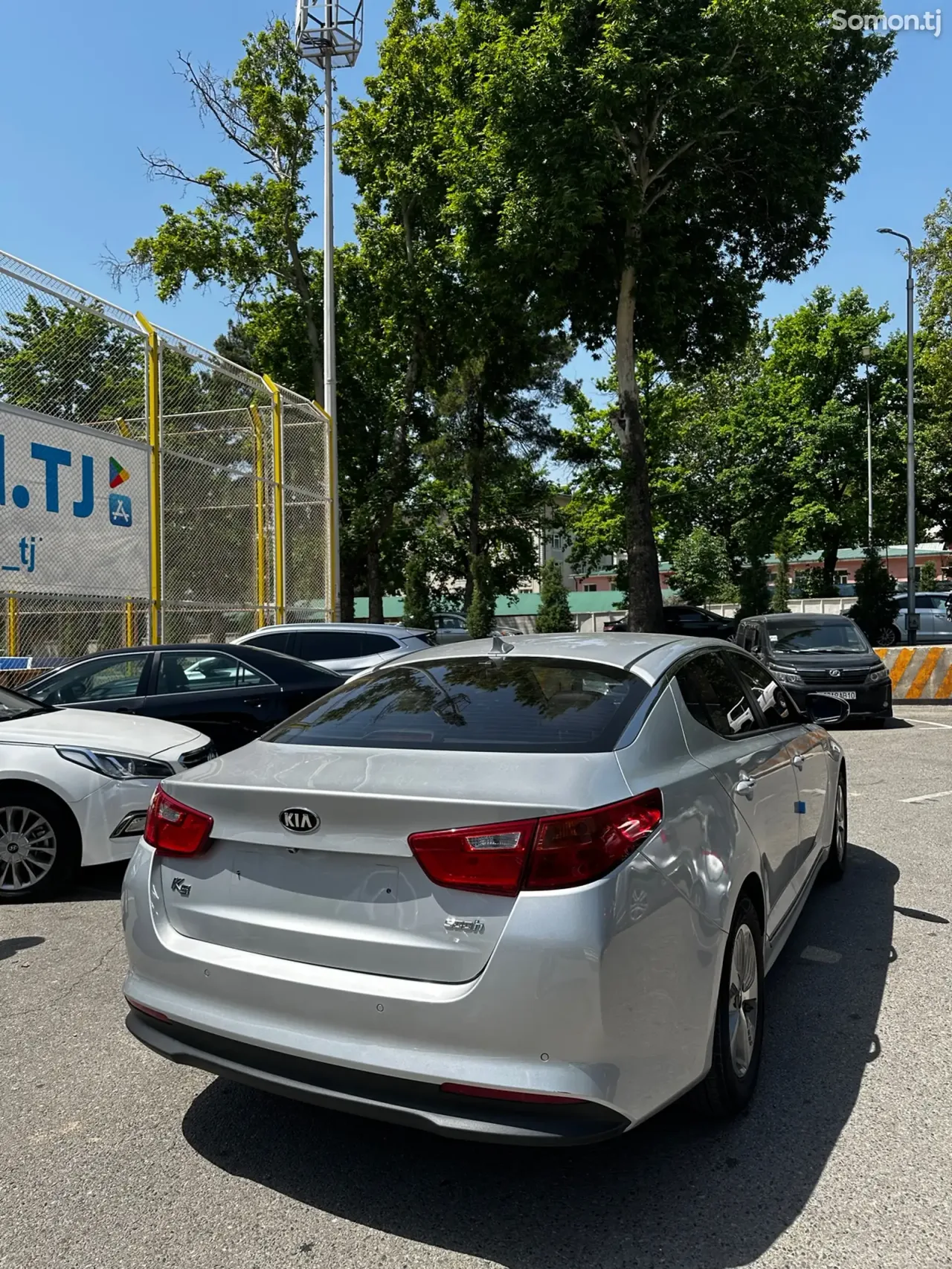 Kia K5 2015 · 2.0 AT