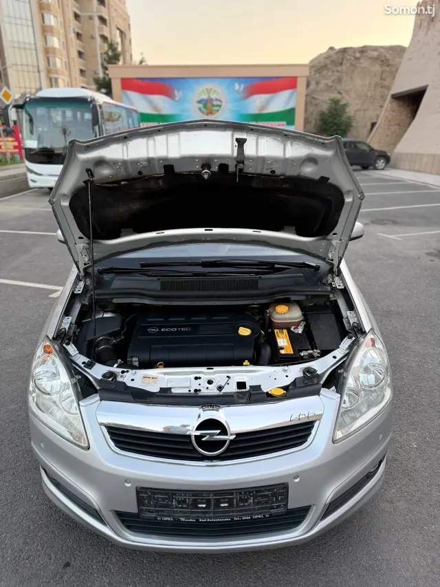 Opel Zafira 2006 · 1.9 AT