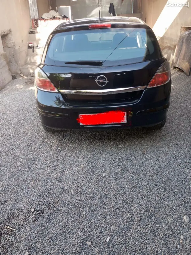 Opel Astra H 2008 · 1.6 MT