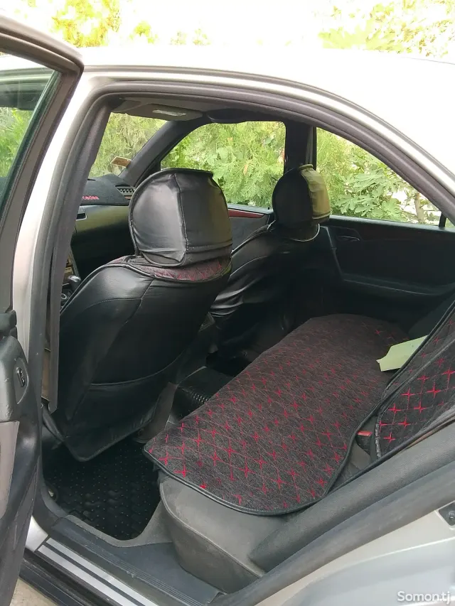 Mercedes-Benz E class 1995 · 2.0 AT