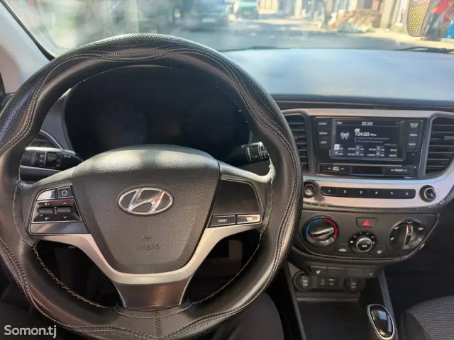 Hyundai Solaris 2017 · 1.4 AT