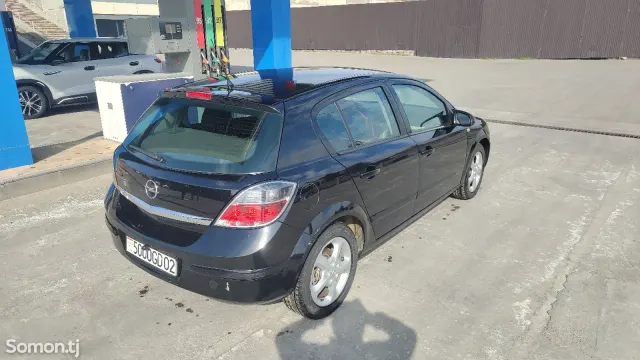 Opel Astra H 2008 · 1.6 MT
