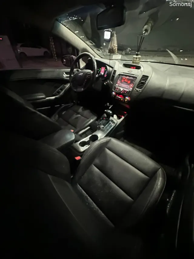 Kia K3 2014 · 1.6 AT