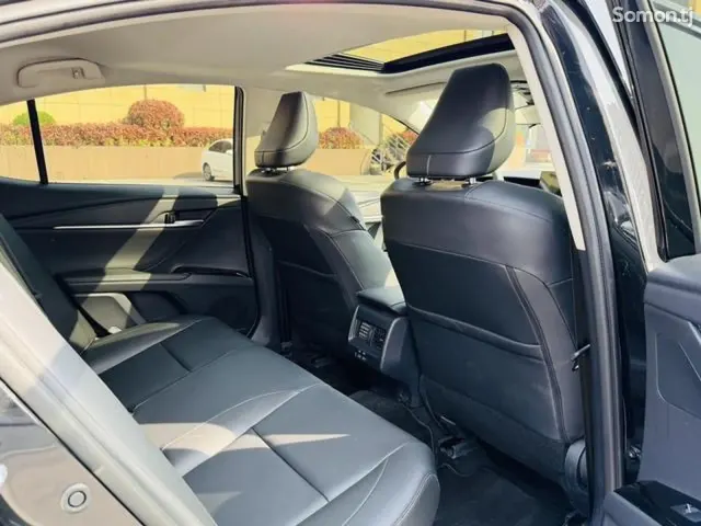 Toyota Camry 2026 · 2.0 AT