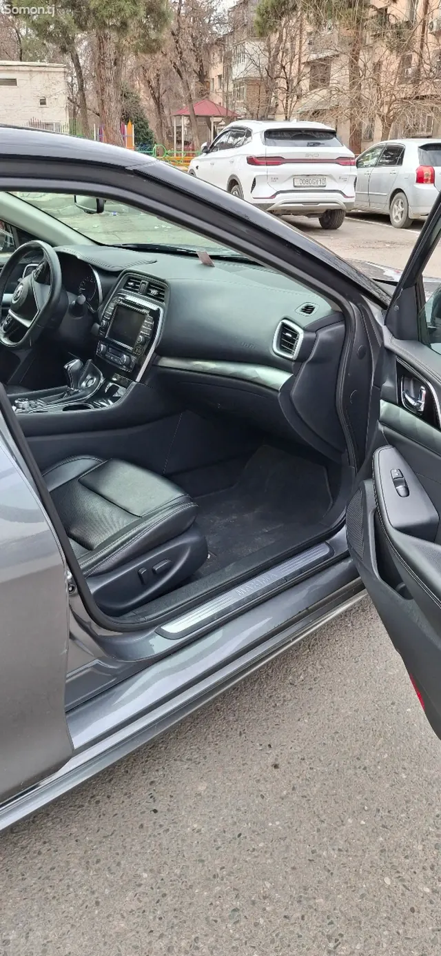 Nissan Maxima 2020 · 3.5 AT