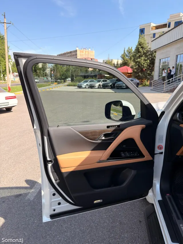 Lexus LX series 2025 · 3.5 AT