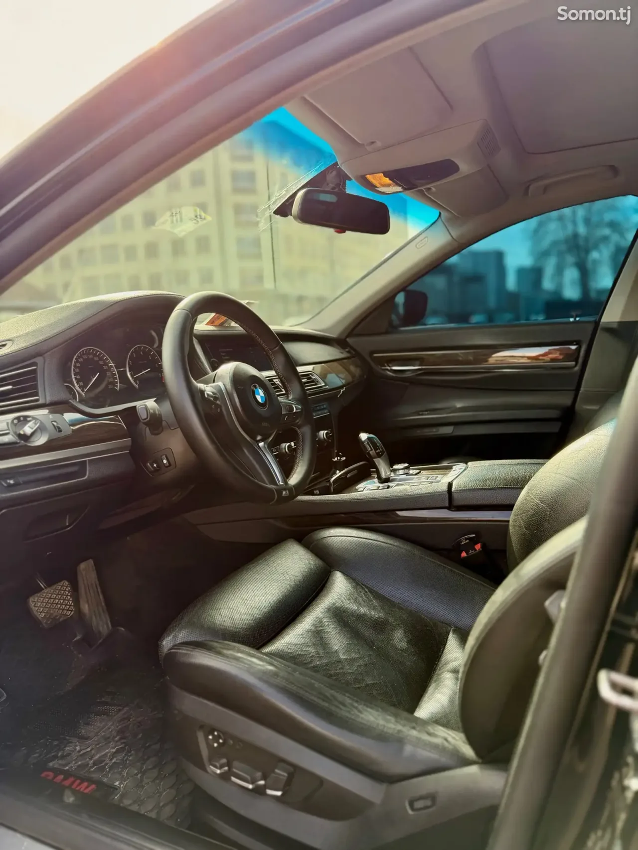 BMW 7 series 2011 · 3.5 AT