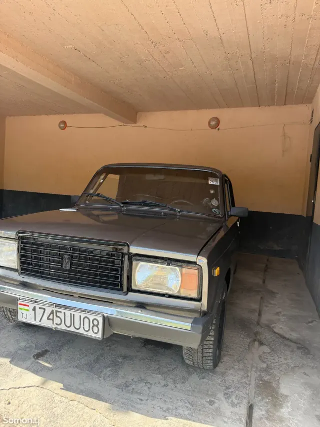 Lada (ВАЗ) 2107 2010 · 1.7 MT