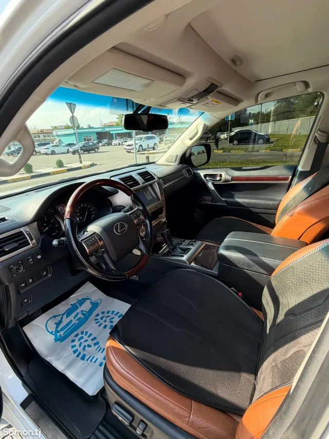 Lexus GX series 2018 · 4.6 AT