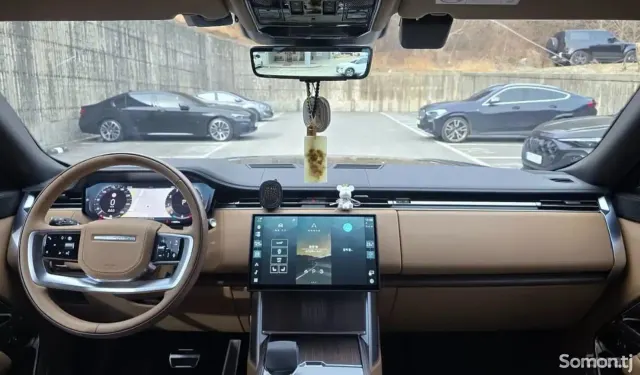 Land Rover Vogue 2025 · 4.4 AT