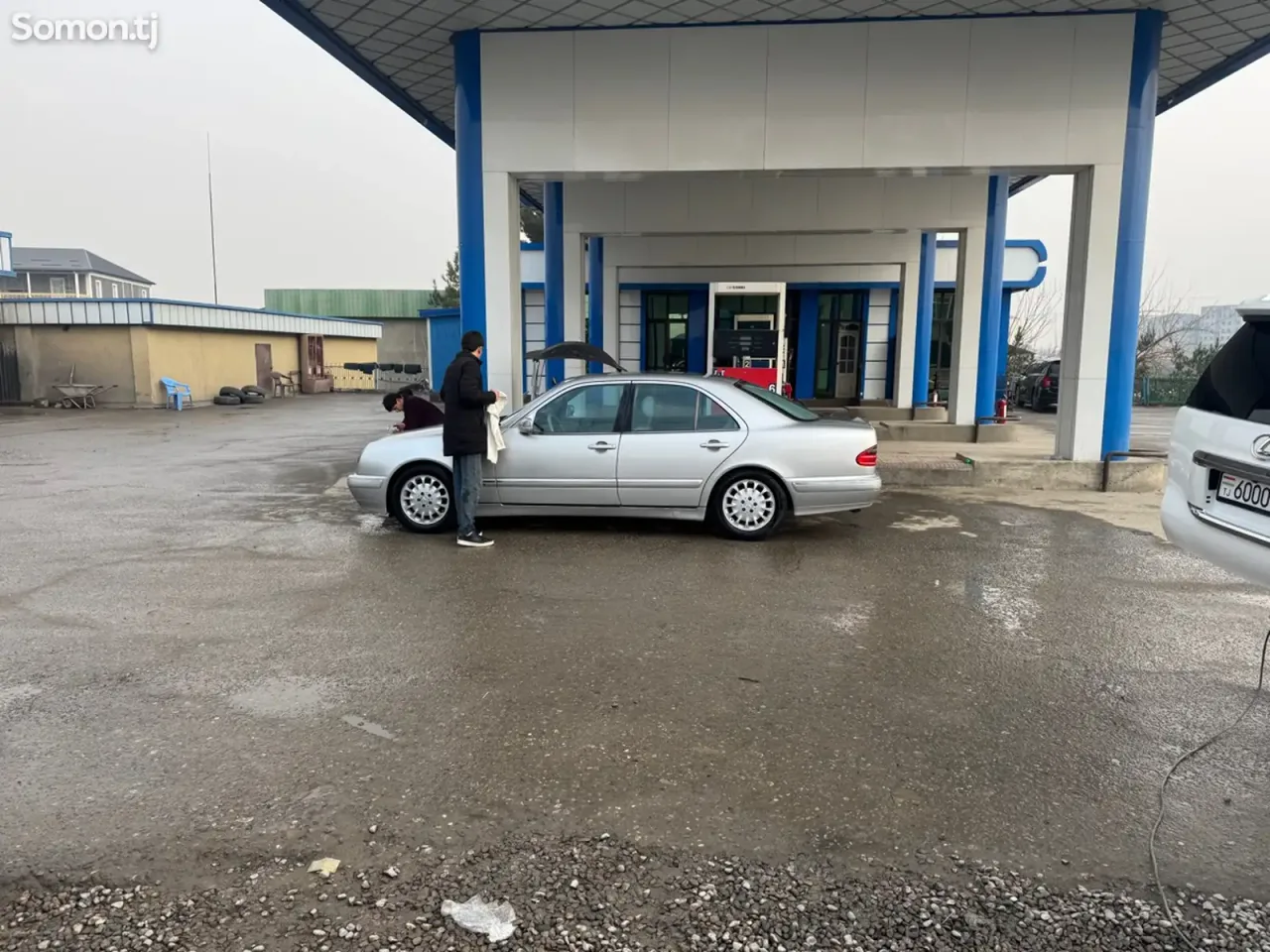 Mercedes-Benz E class 2001 · 2.0 AT