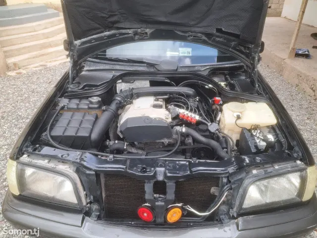 Mercedes-Benz C class 2000 · 1.8 MT