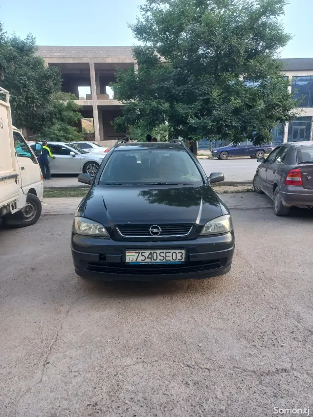 Opel Astra G 1999 · 1.6 MT