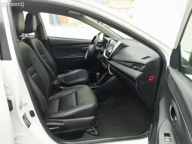 Toyota Corolla 2017 · 1.5 AT