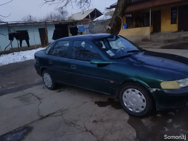 Opel Vectra B 1996 · 1.6 MT