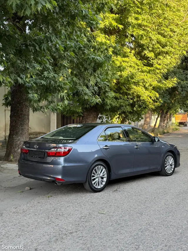 Toyota Camry 2015 · 2.5 AT