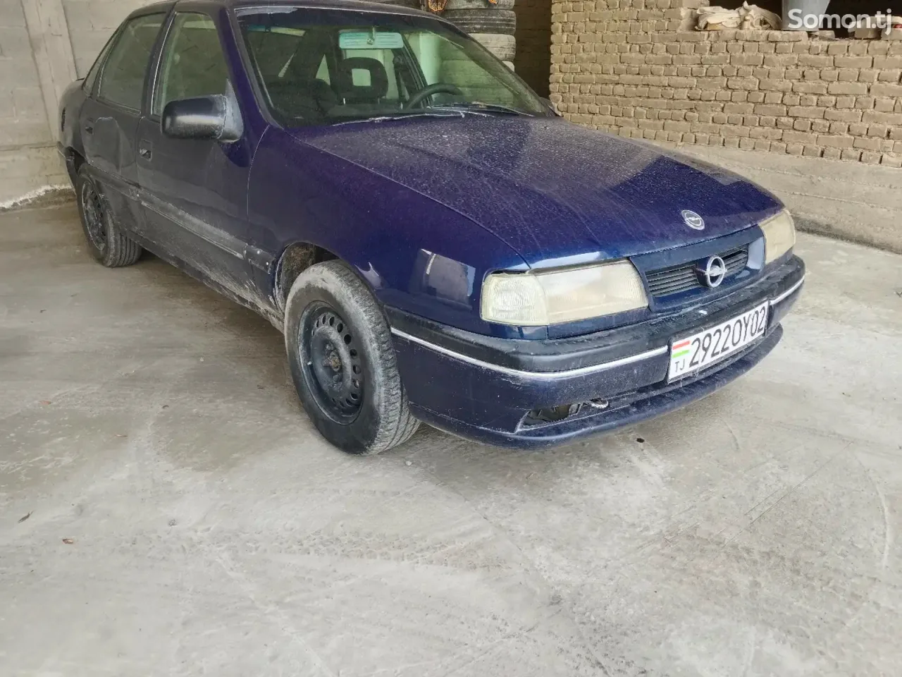 Opel Vectra A 1992 · 1.6 MT