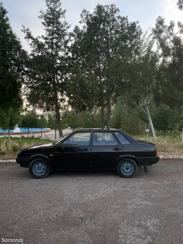 Lada (ВАЗ) 21099 1997 · 1.6 MT