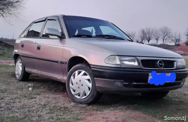 Opel Astra F 1996 · 1.6 MT