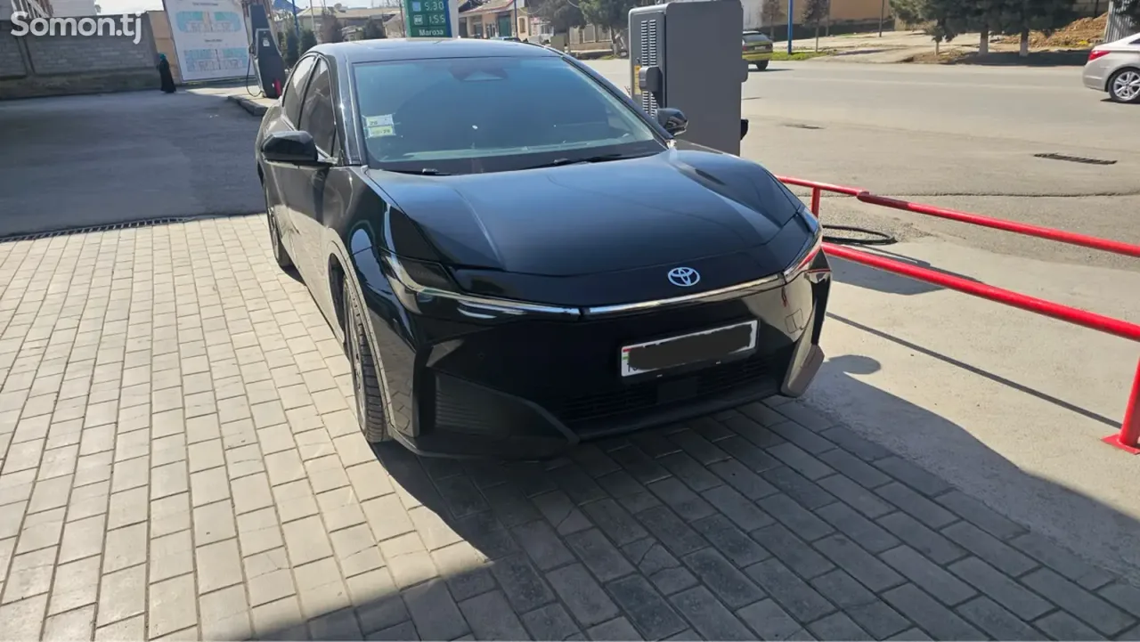 Toyota bZ3 2025 · 1.0 AT