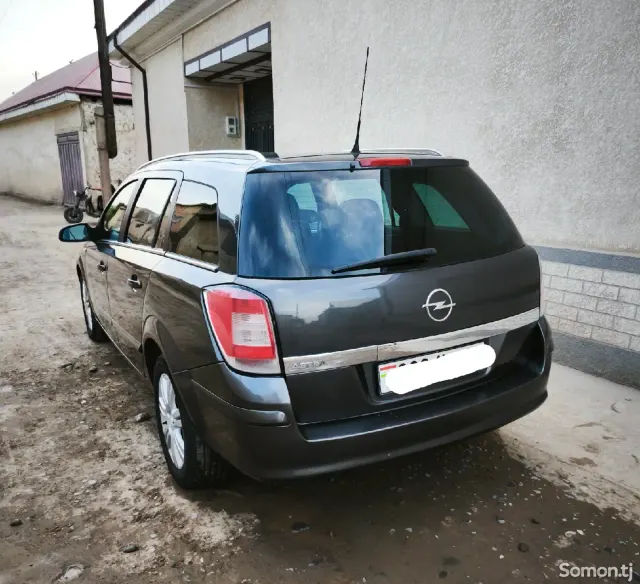 Opel Astra H 2009 · 1.8 MT