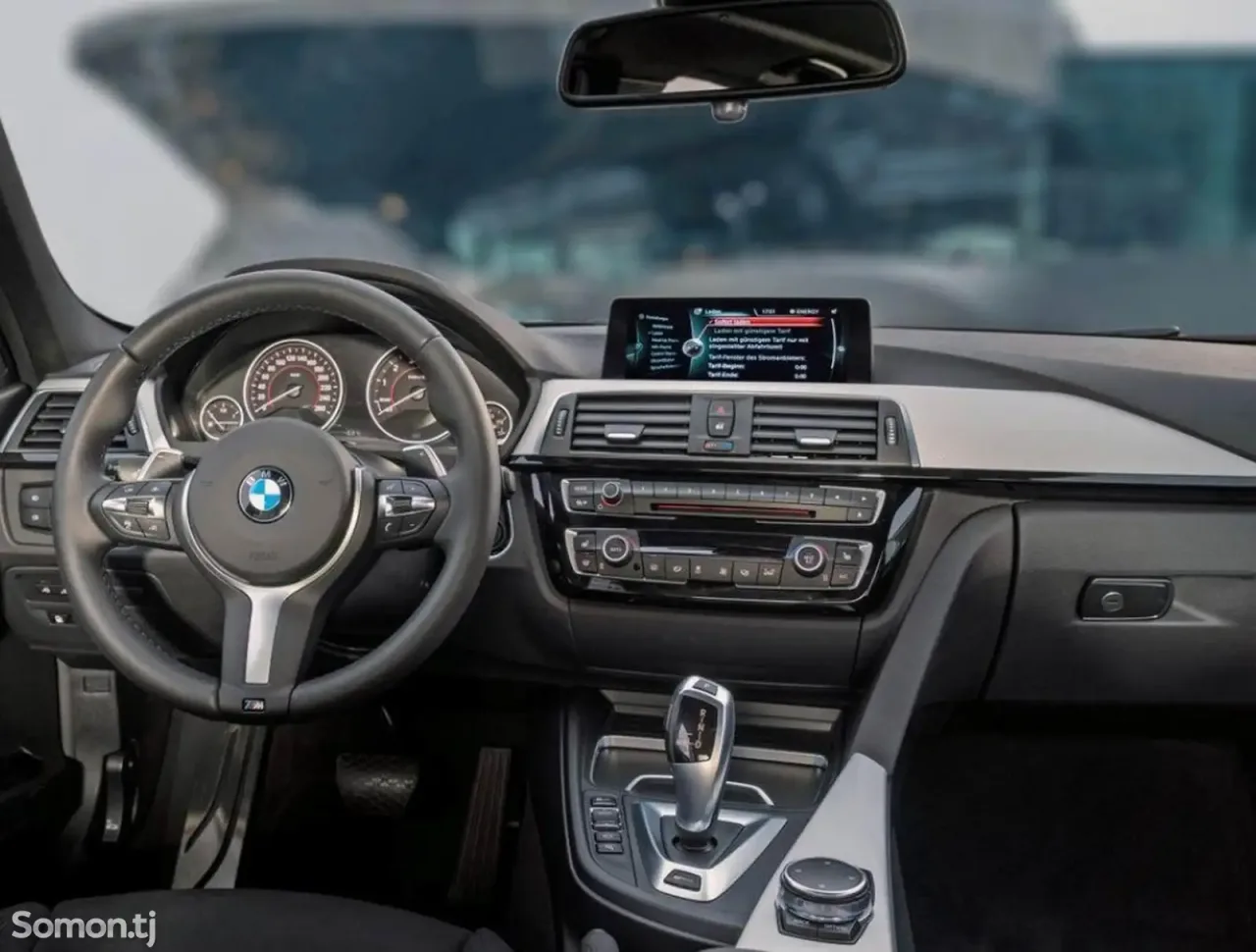 BMW 3 series 2015 · 2.0 AT