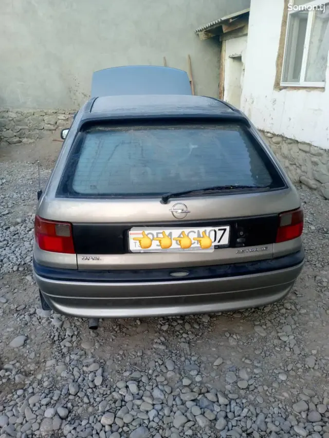 Opel Astra F 1996 · 1.6 MT