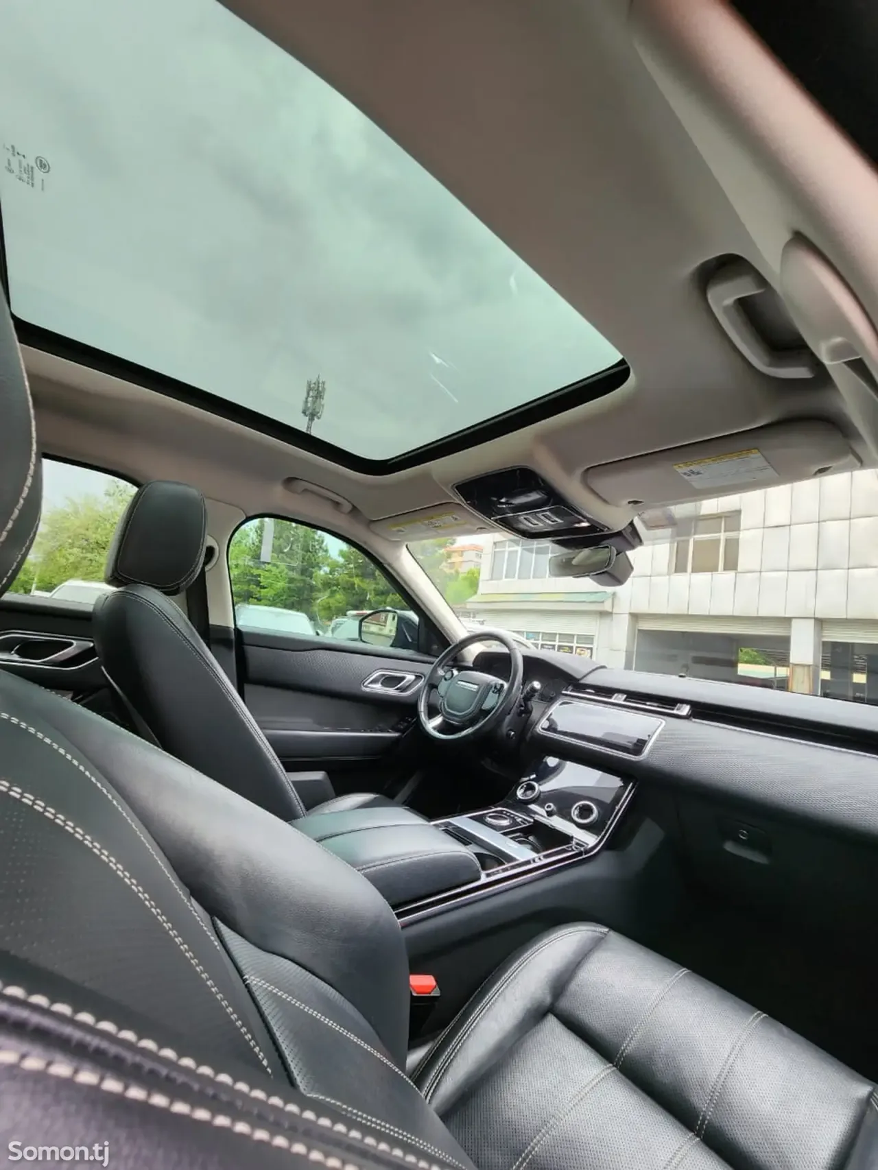 Land Rover Range Rover Velar 2020 · 2.5 AT