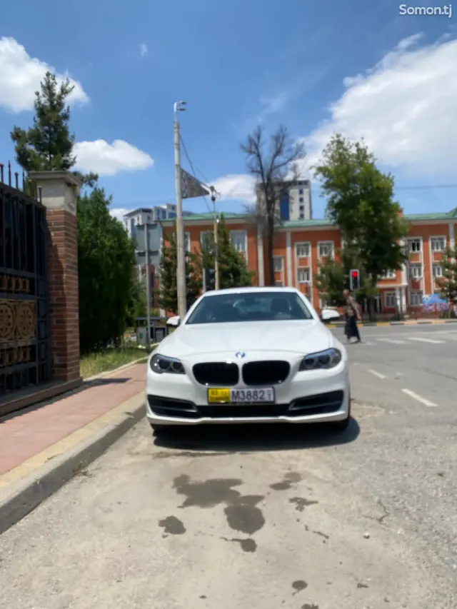 BMW 5 series 2015 · 2.0 AT