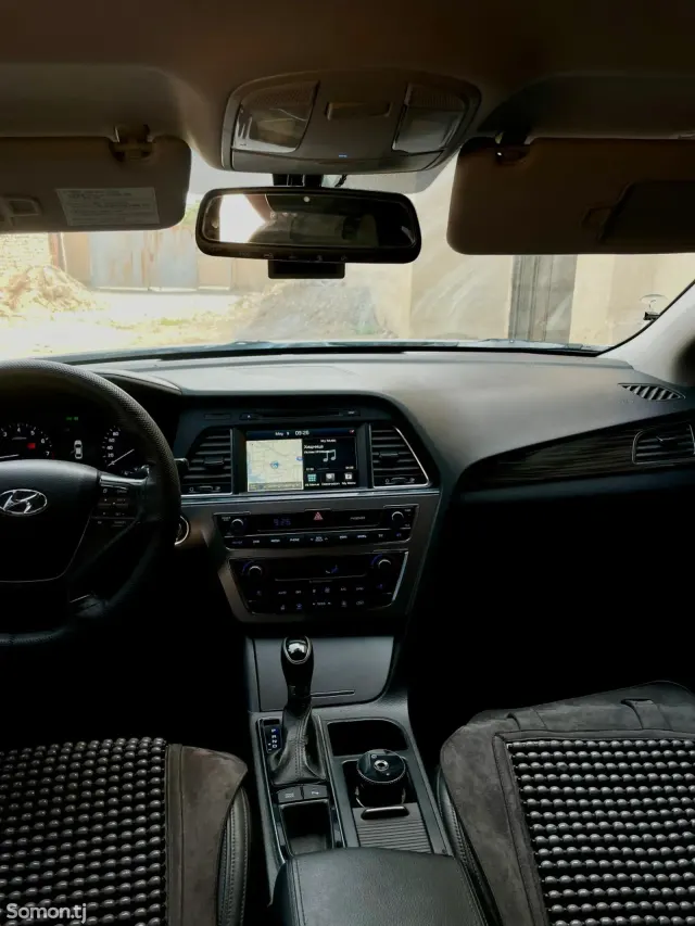 Hyundai Sonata 2015 · 2.0 AT