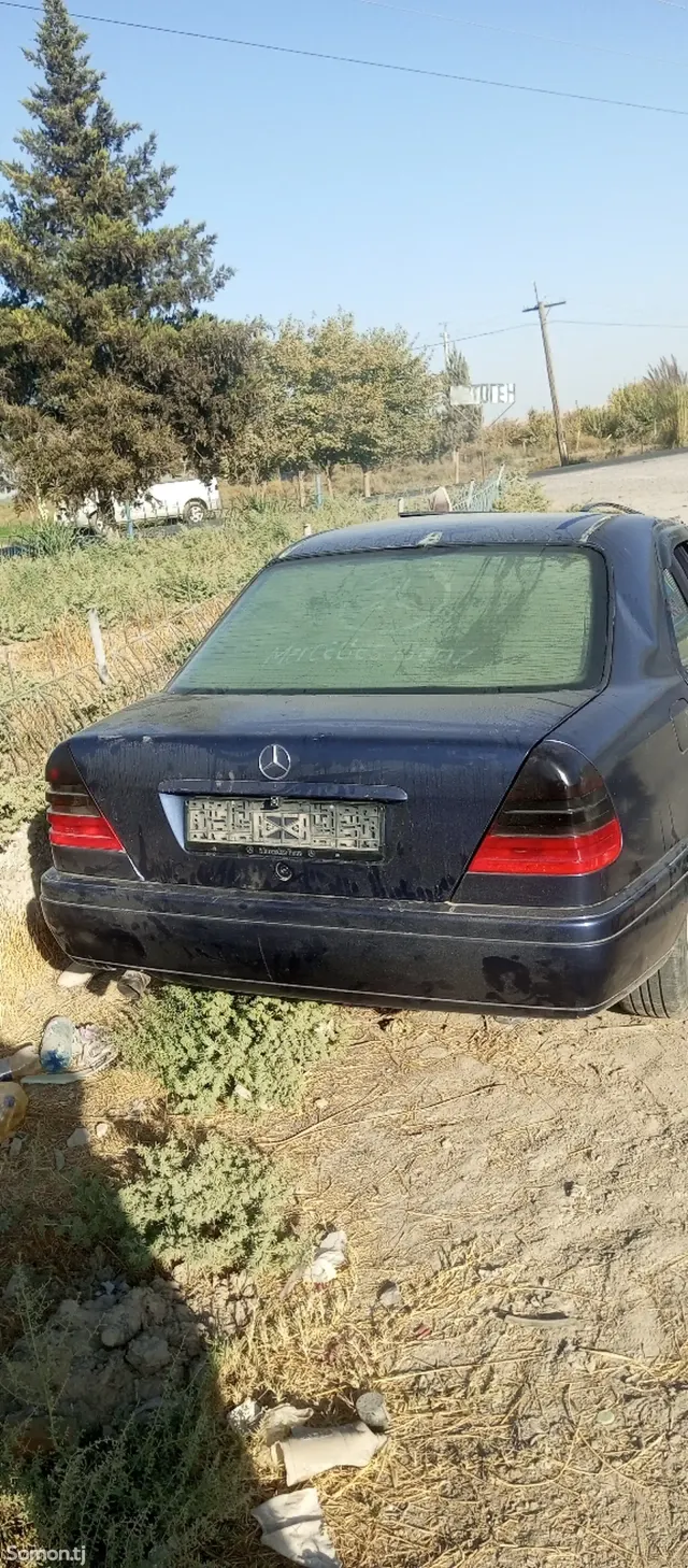 Mercedes-Benz C class 1993 · 1.9 MT