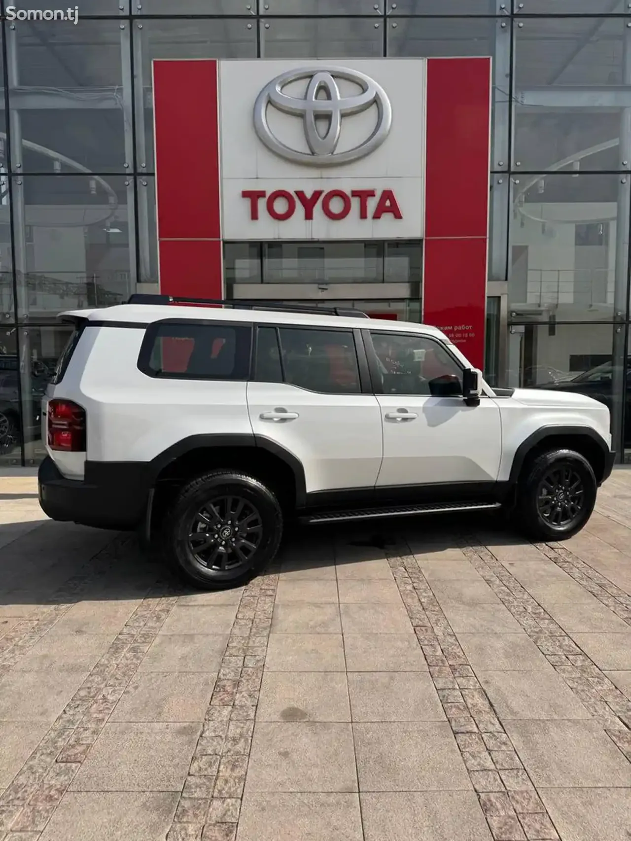 Toyota Land Cruiser Prado 2025 · 2.4 AT