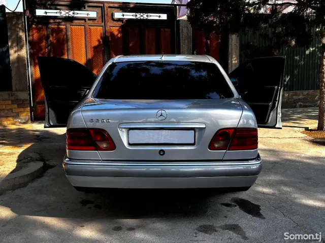 Mercedes-Benz E class 1997 · 2.0 AT